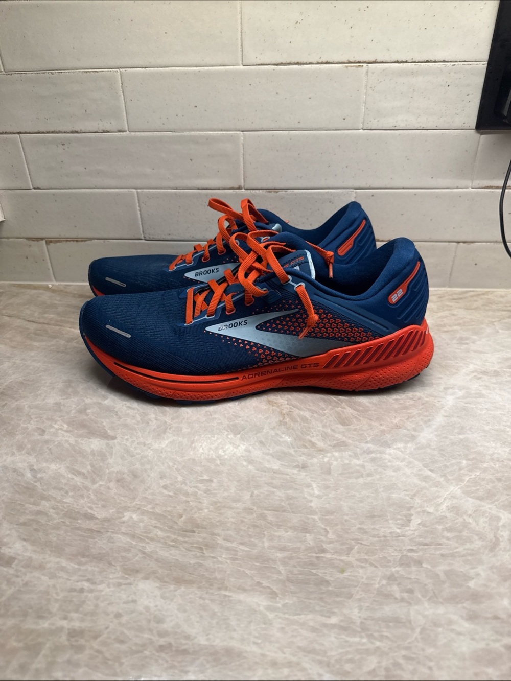 Men’s Brooks Adrenaline GTS 22 sz 11.5